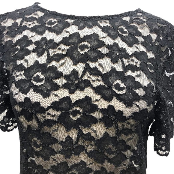 The Perfext Lela Sheer Floral Lace Top Keyhole Slit Back Black Medium NWT - Picture 11 of 12